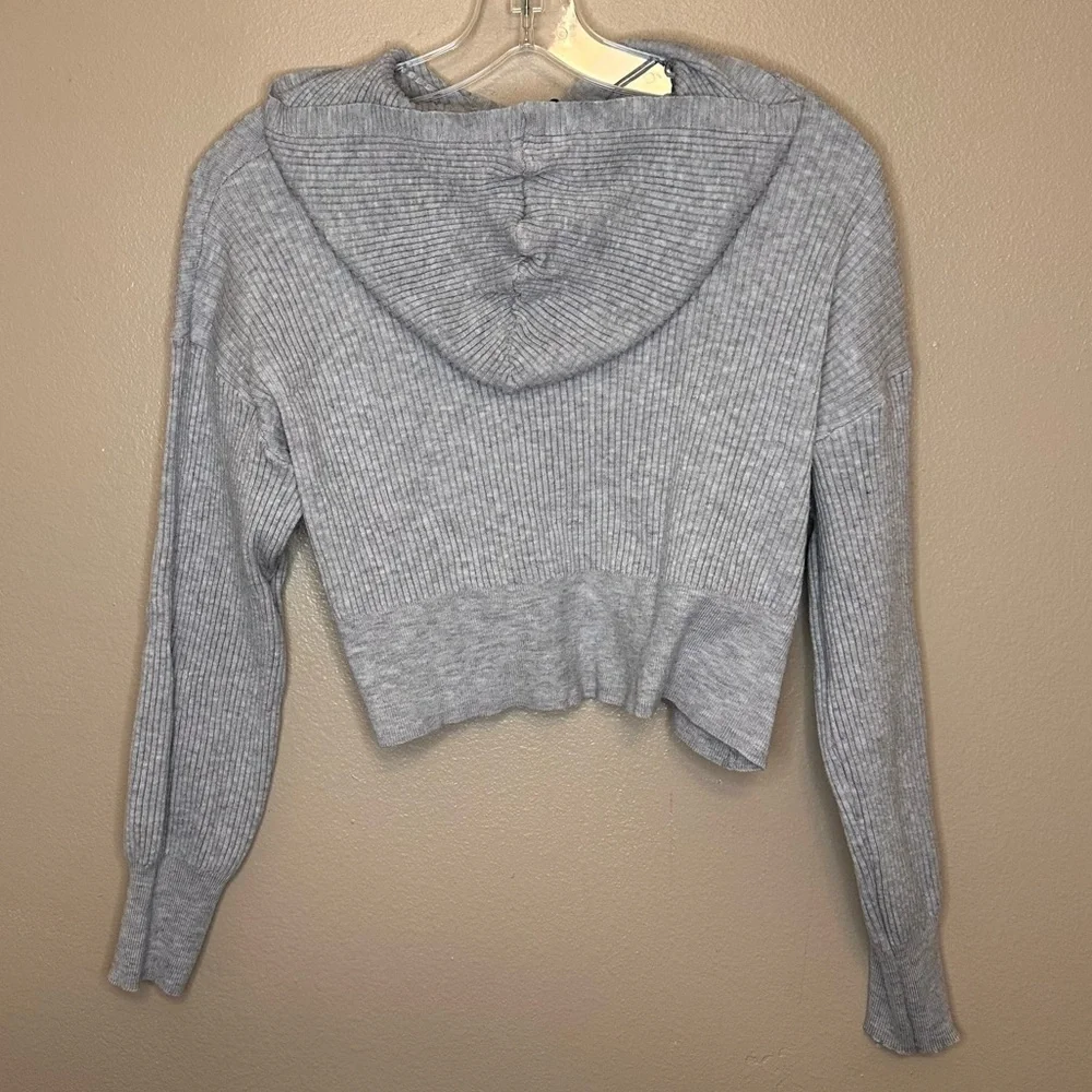 Pink Rose Women’s Cropped Ribbed Hooded Long Sleeve Sweater Size Medium Gray - Picture 5 of 6